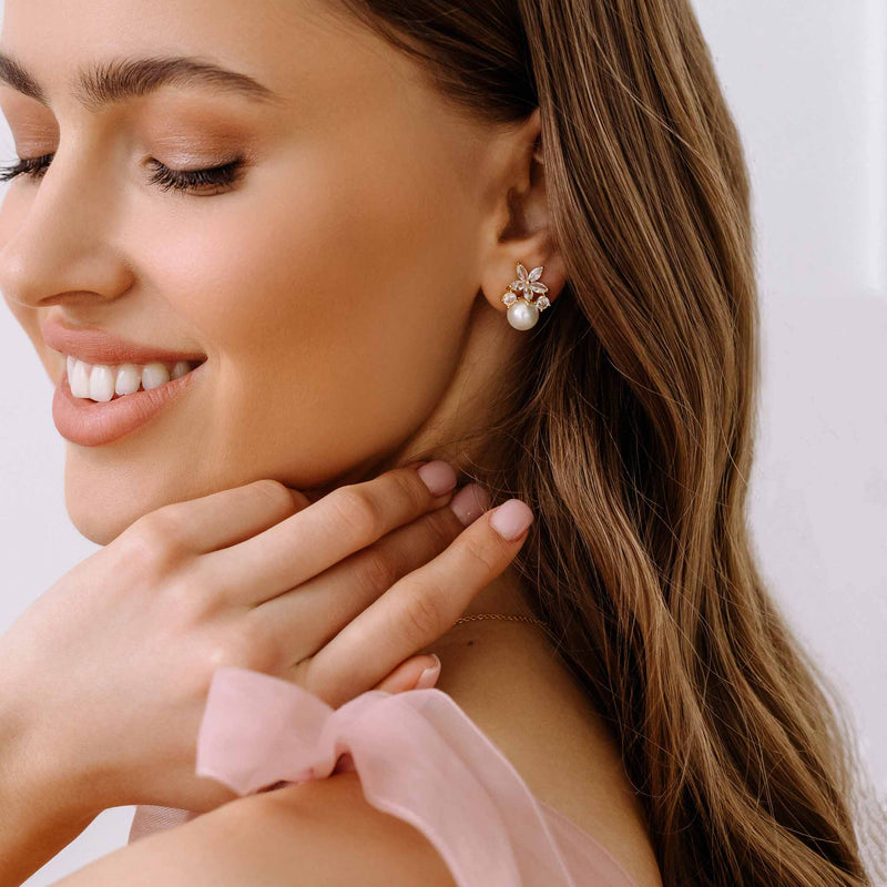 Ohrringe Fleur mit Perle vergoldet