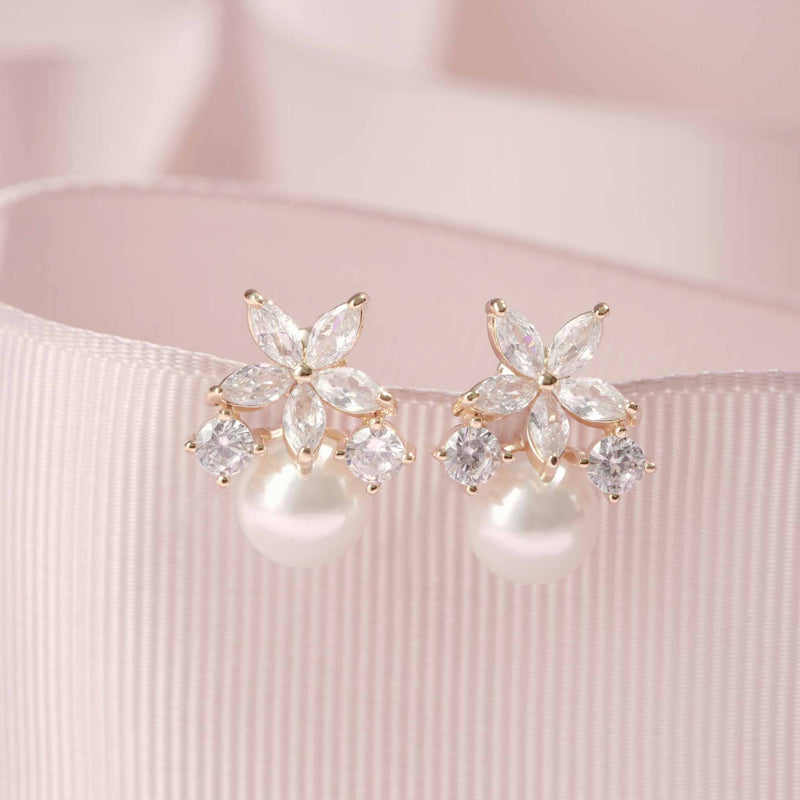 Ohrringe Fleur mit Perle vergoldet