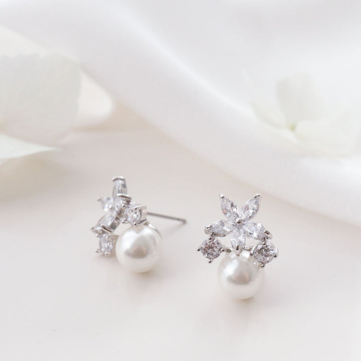 Ohrringe Fleur mit Perle Silber