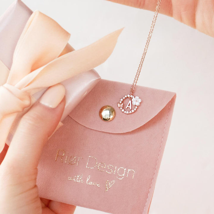 Set Letter Halskette, Sparkle Ohrringe & Armband