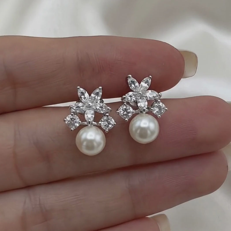 Ohrringe Fleur mit Perle Silber