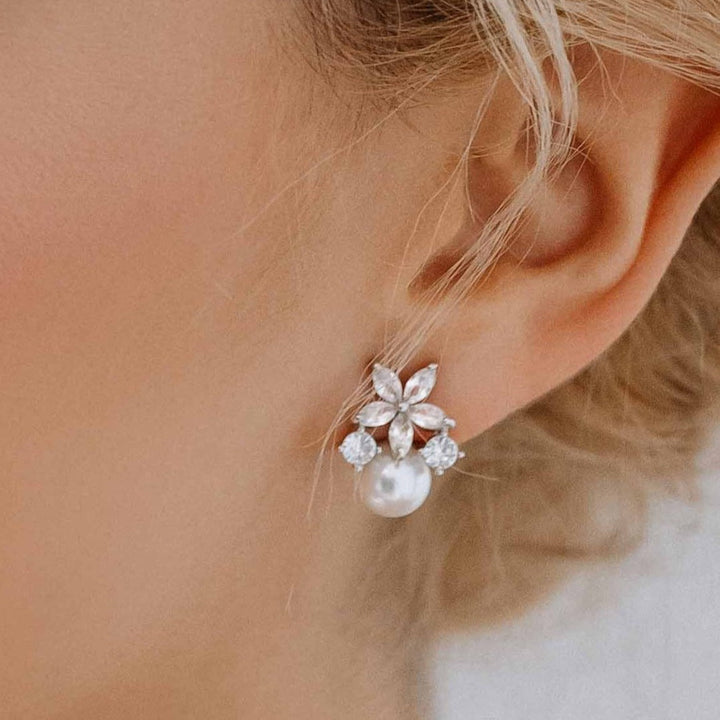 Fleur Earrings White Gold