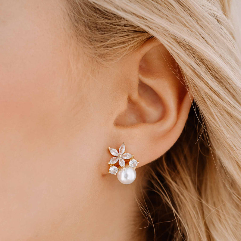 Ohrringe Fleur mit Perle vergoldet