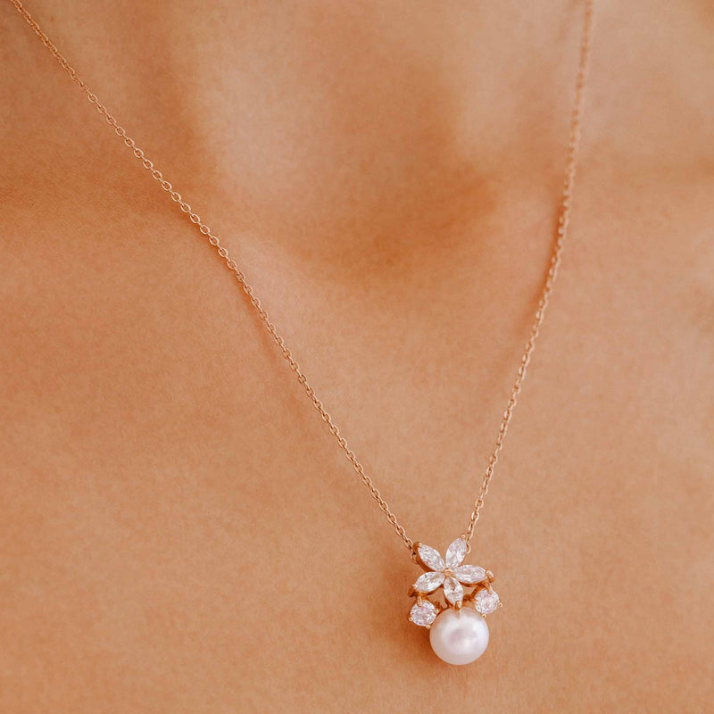 Kette Fleur mit Perle, rosévergoldetes S925